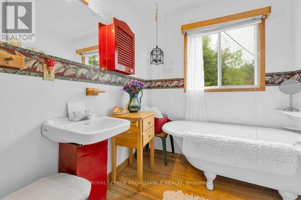 1079 Lemke Lane, North Frontenac (Frontenac North), Ontario  K0H 1J0 - Photo 25 - X12973892