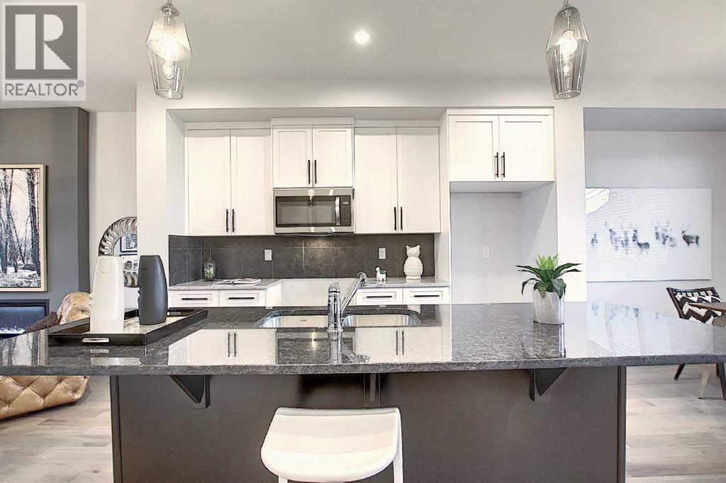 322 Sundown Road, Cochrane, Alberta  T4C 3H2 - Photo 9 - A2193822