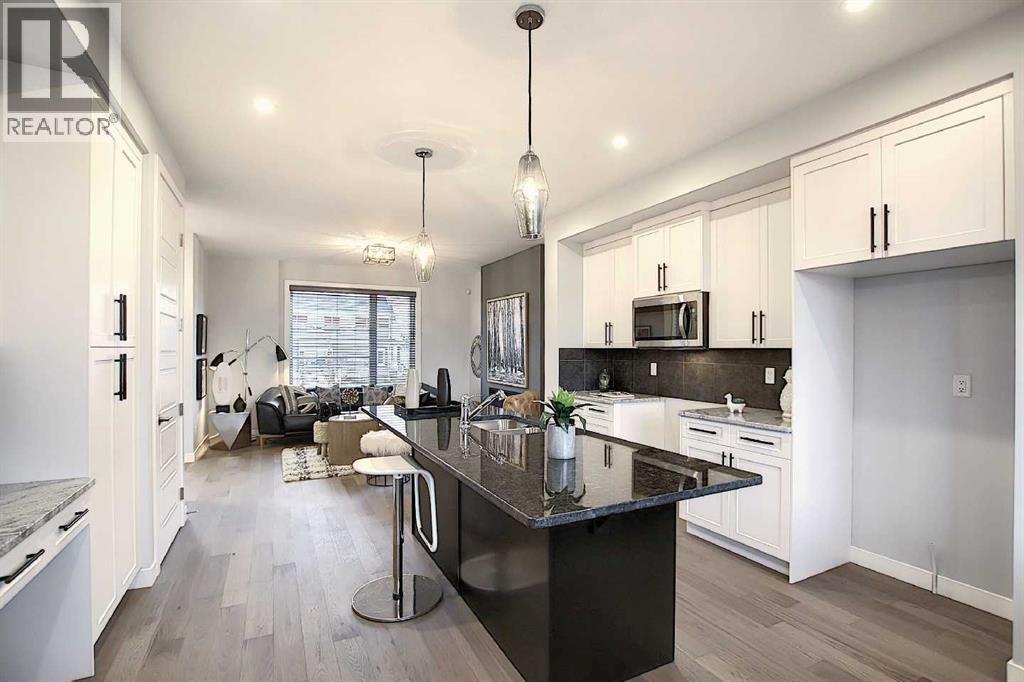 322 Sundown Road, Cochrane, Alberta  T4C 3H2 - Photo 10 - A2193822