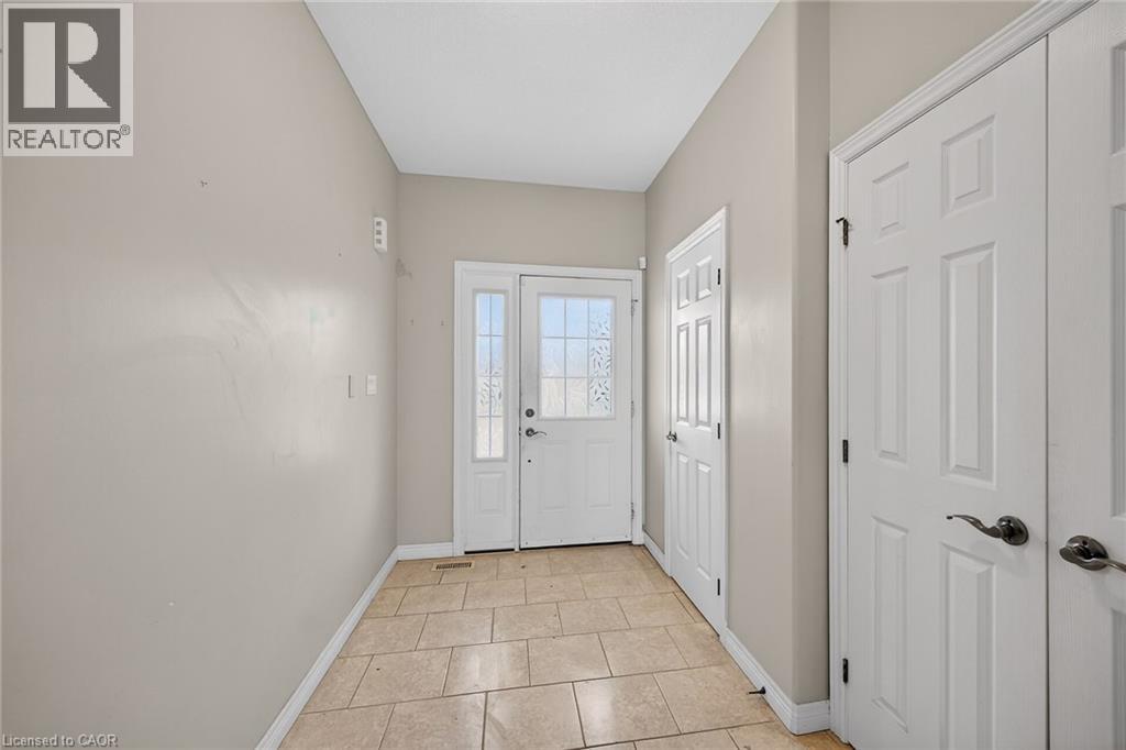 205 Tanglewood Drive, Binbrook, Ontario  L0R 1C0 - Photo 5 - 40818224