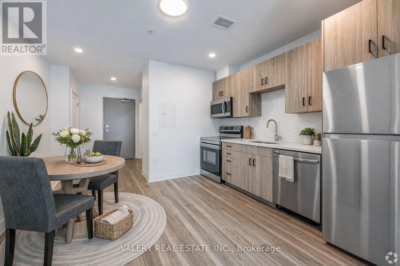 606 - 155 King St Street N, Waterloo, Ontario  N2J 0E8 - Photo 2 - X12950578