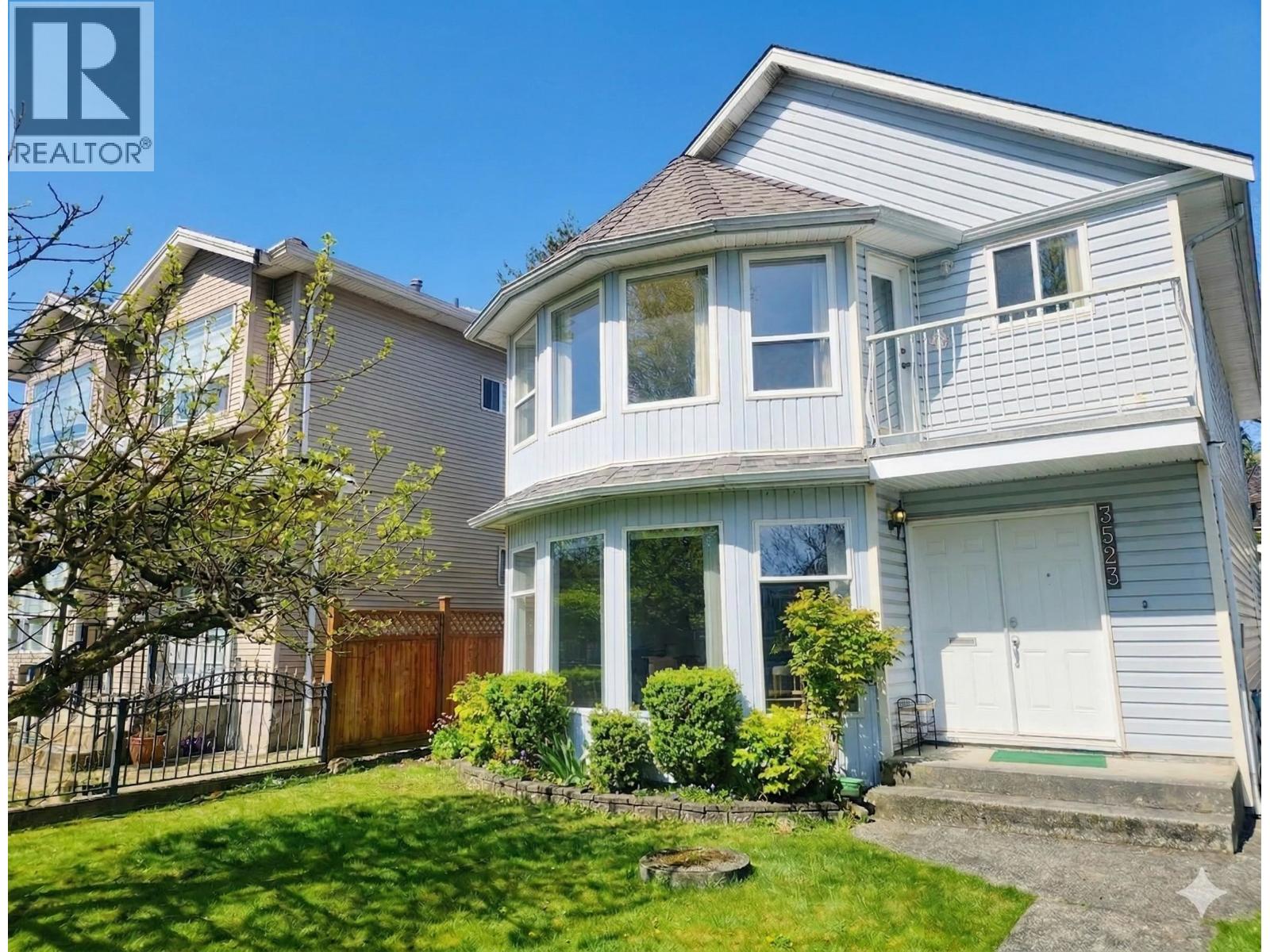 3523 NAPIER STREET, Vancouver, British Columbia