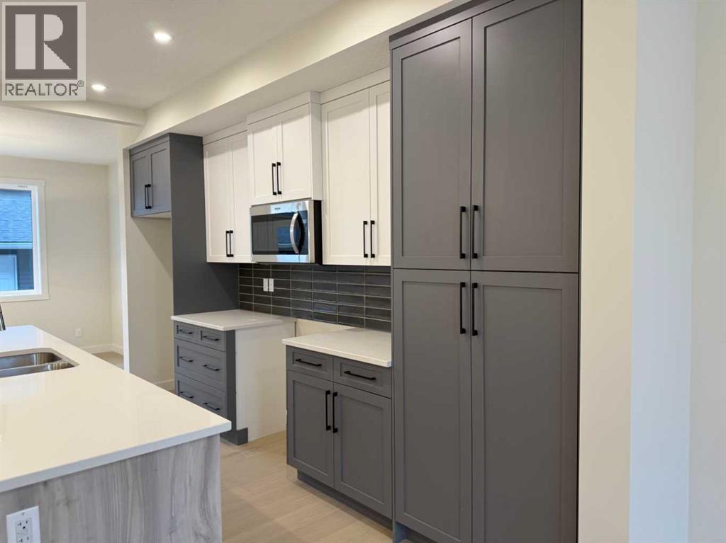 334 Sundown Road, Cochrane, Alberta  T4C 3H2 - Photo 10 - A2265343