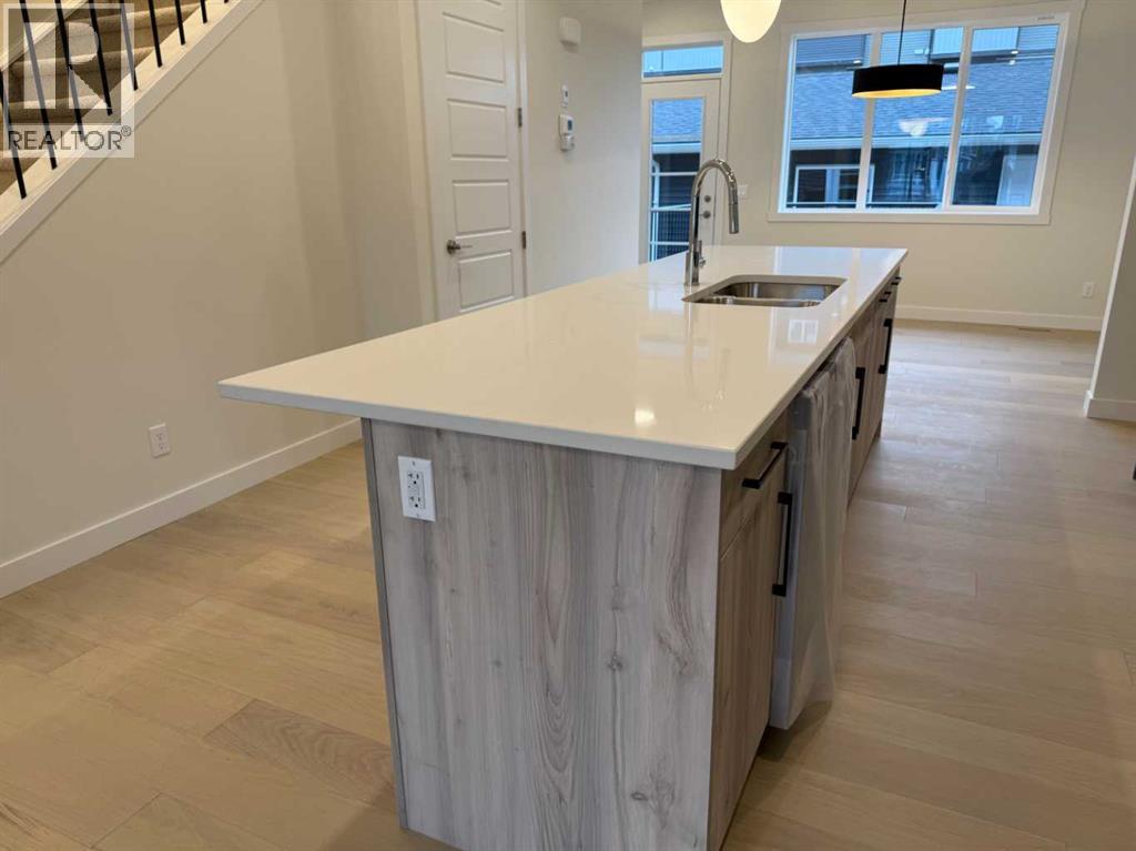 334 Sundown Road, Cochrane, Alberta  T4C 3H2 - Photo 9 - A2265343