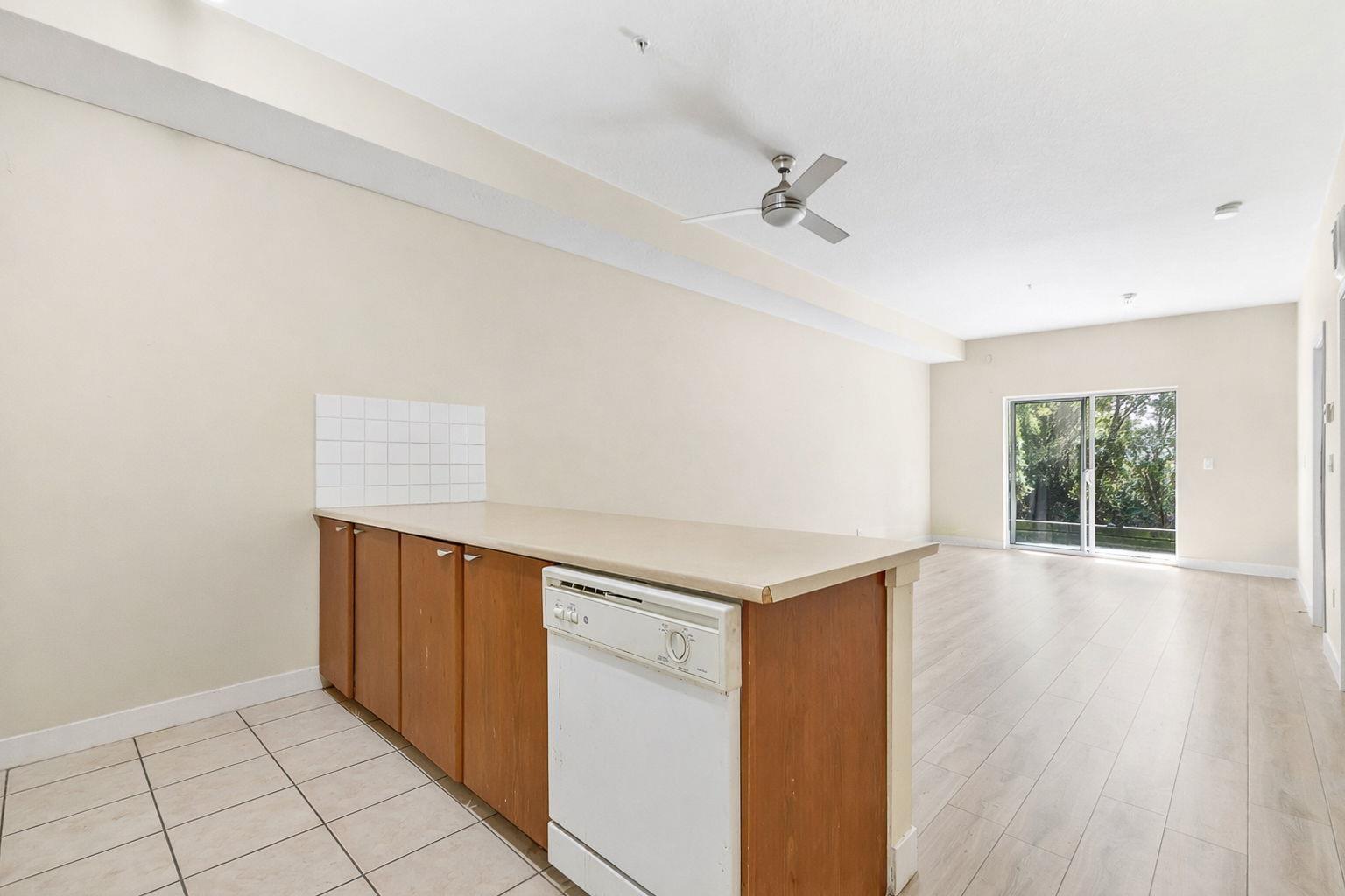 108 10088 148 Street, Surrey, British Columbia  V3R 3M9 - Photo 8 - R3107216