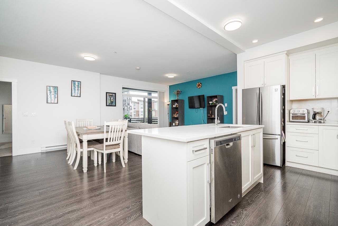 301 9983 E Barnston Drive, Surrey, British Columbia  V4N 6T3 - Photo 10 - R3108775