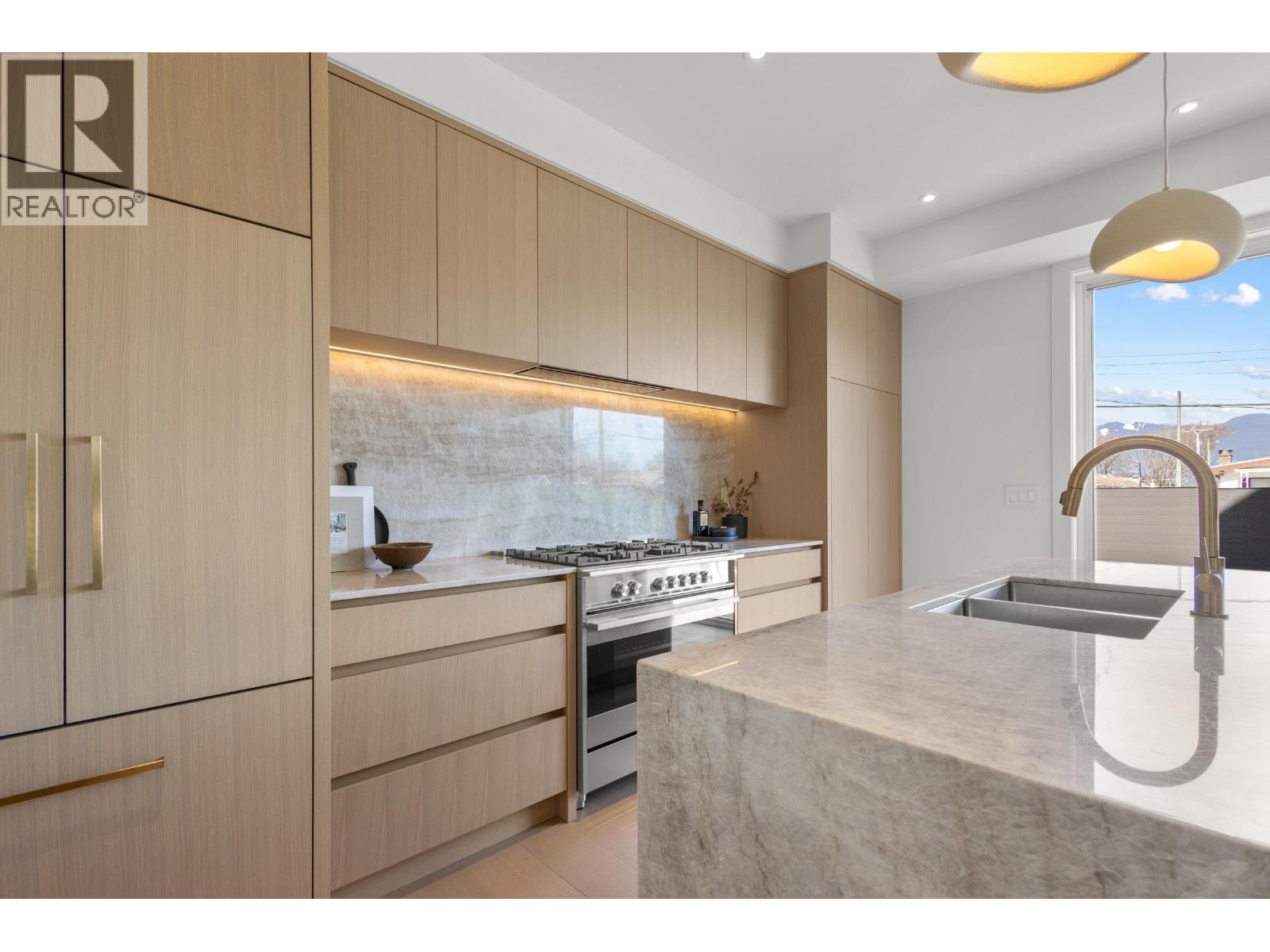 2 2425 Kitchener Street, Vancouver, British Columbia  V5K 3C4 - Photo 15 - R3108619