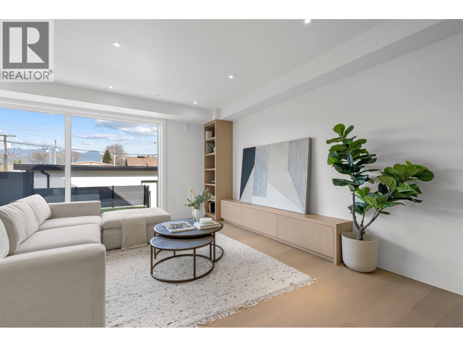 2 2425 Kitchener Street, Vancouver, British Columbia  V5K 3C4 - Photo 11 - R3108619