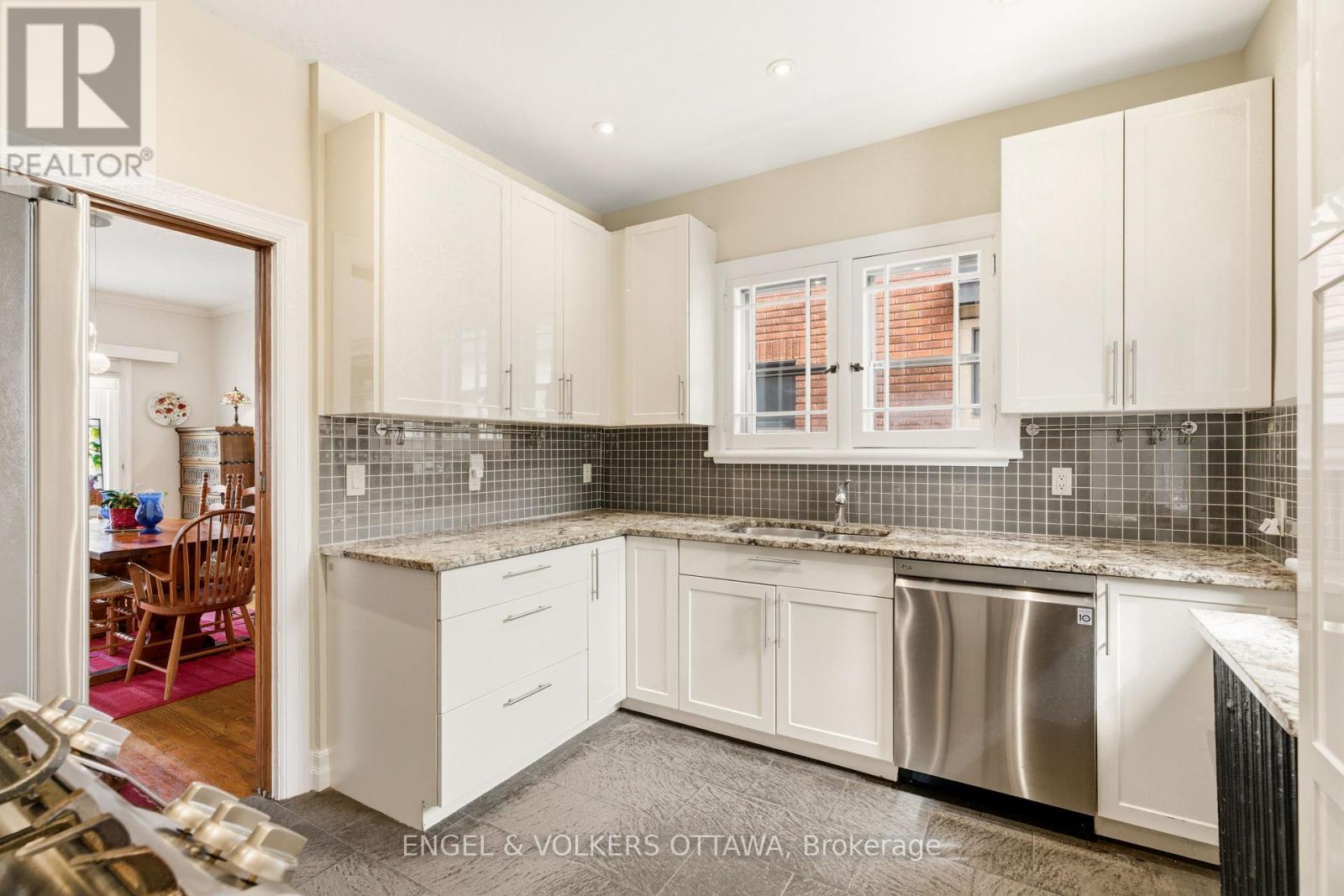 258 Powell Avenue, Ottawa, Ontario  K1S 2A5 - Photo 11 - X12973898