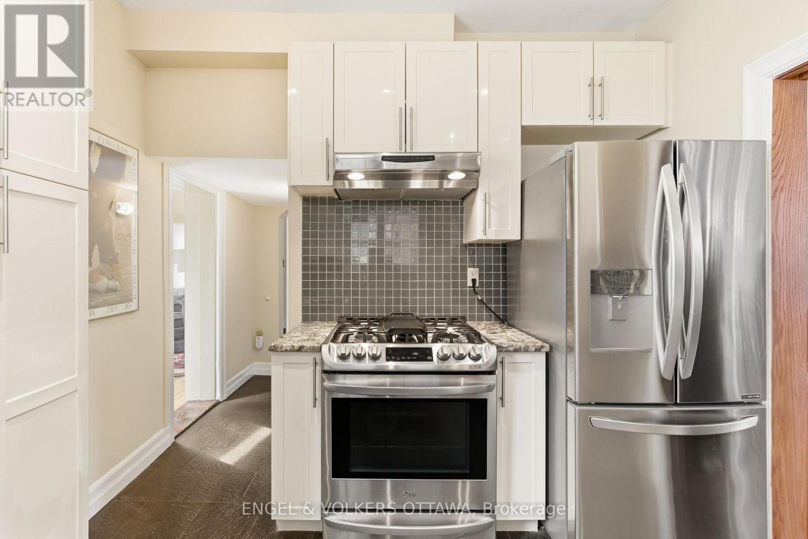 258 Powell Avenue, Ottawa, Ontario  K1S 2A5 - Photo 12 - X12973898