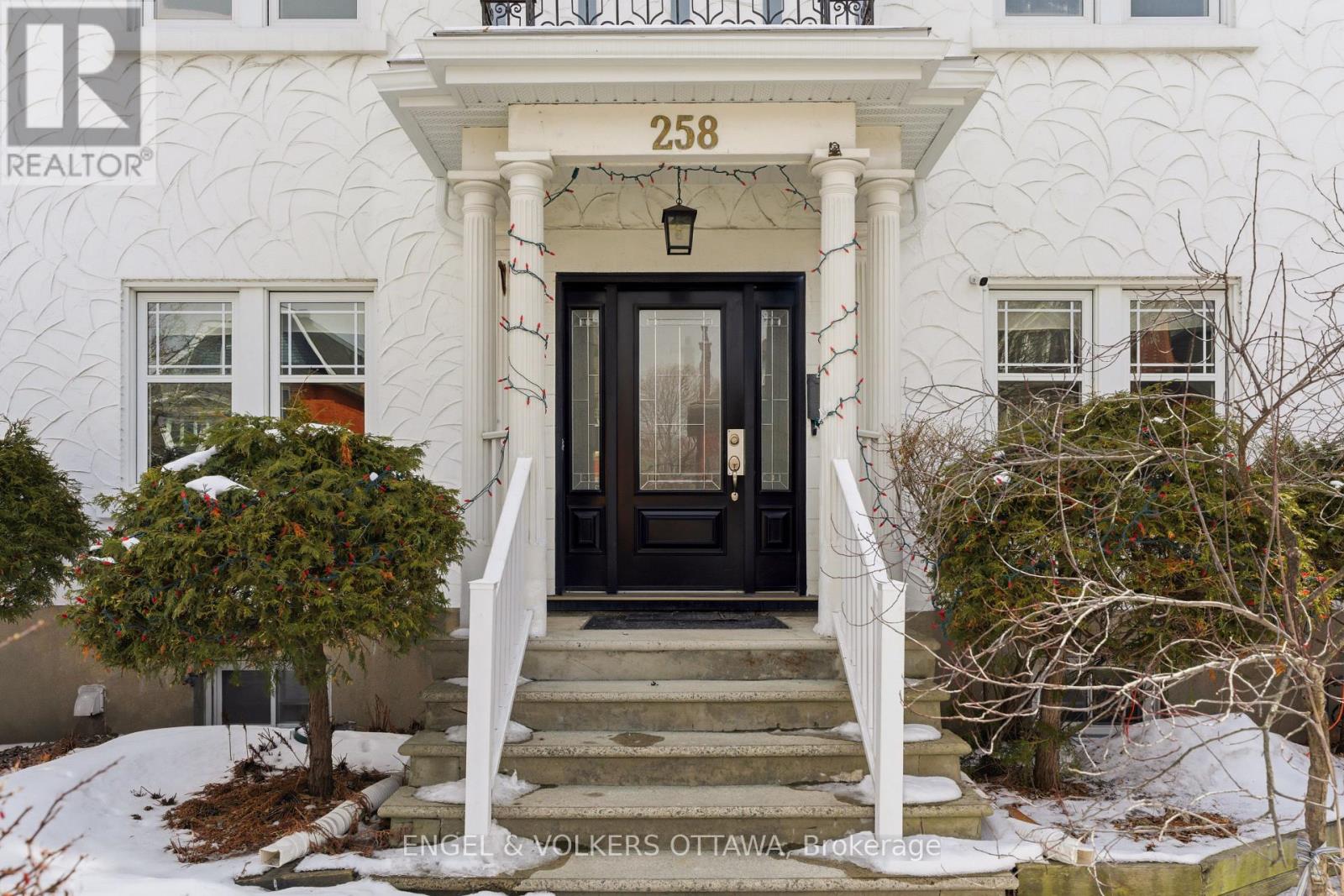 258 Powell Avenue, Ottawa, Ontario  K1S 2A5 - Photo 2 - X12973898