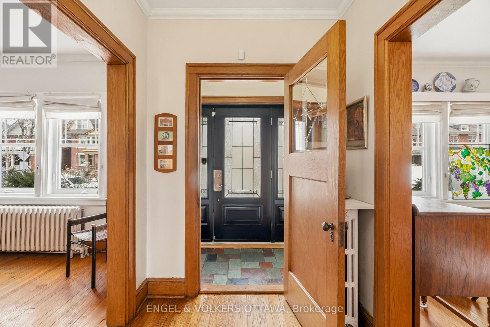 258 Powell Avenue, Ottawa, Ontario  K1S 2A5 - Photo 3 - X12973898