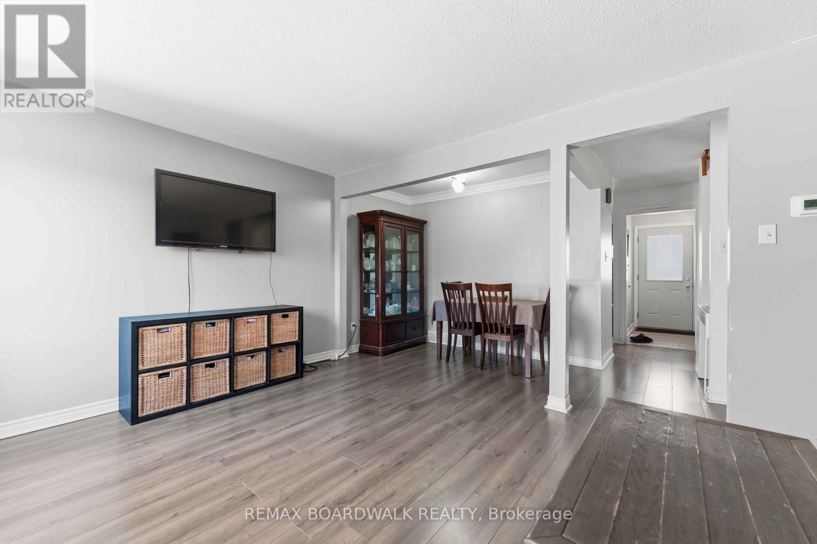 1707 Meadowbrook Road, Ottawa, Ontario  K1B 4W6 - Photo 7 - X12973908