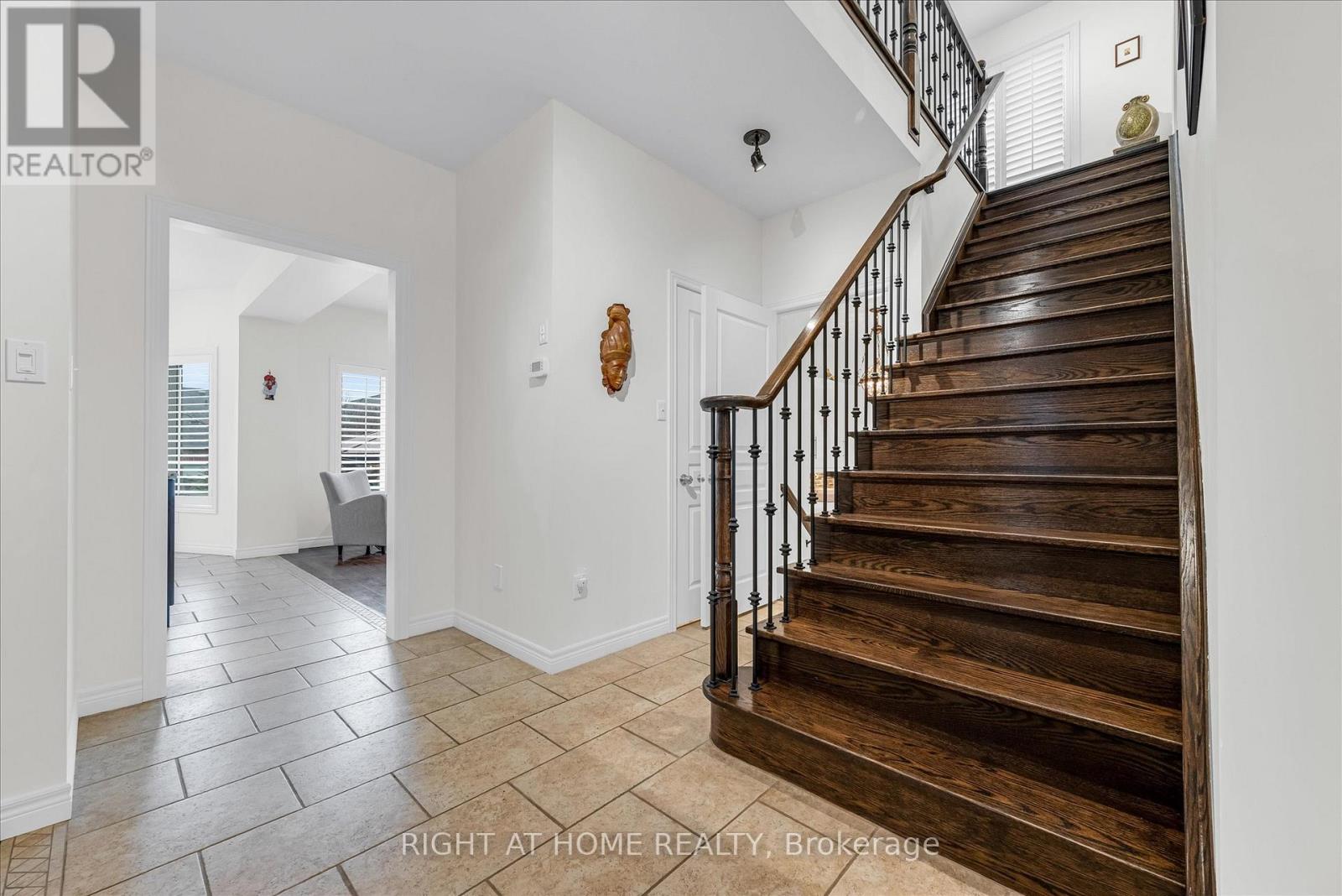 87 Newcombe Road, Hamilton, Ontario  L9H 0A6 - Photo 16 - X12973308