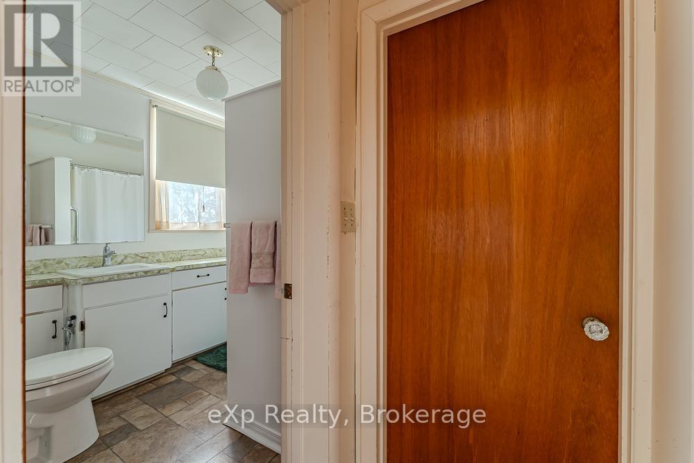 184 Division Street, South Bruce Peninsula, Ontario N0H 2T0 - Photo 12 - X12973878