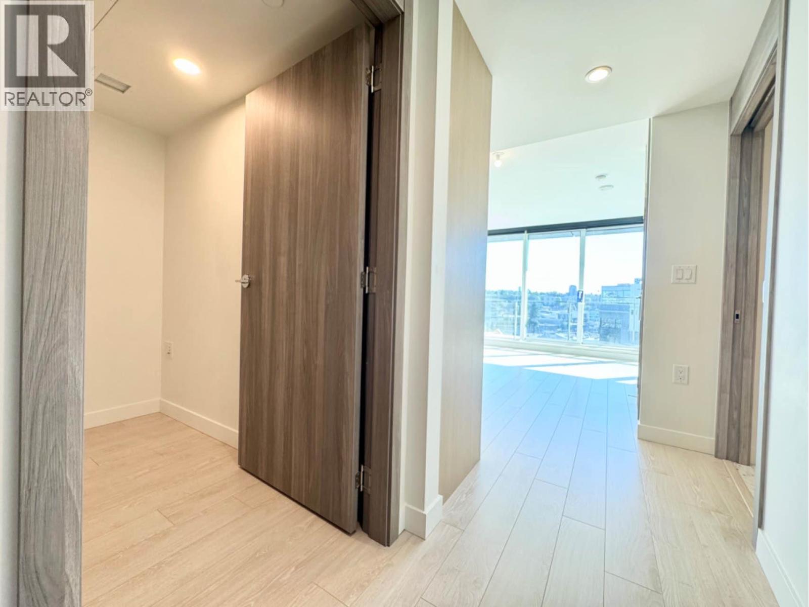 1318 1768 Cook Street, Vancouver, British Columbia  V5Y 0N3 - Photo 3 - R3108837