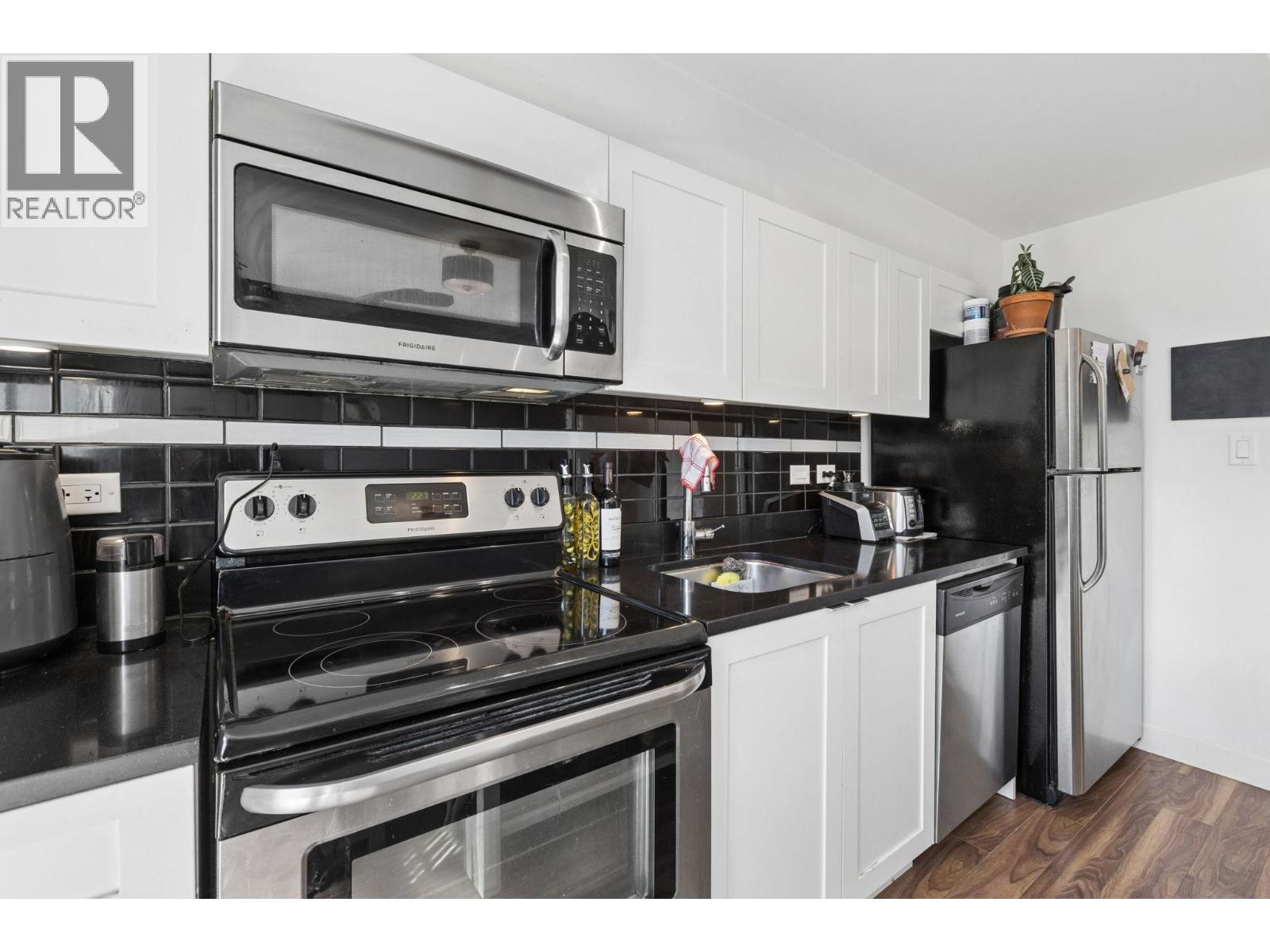 406 2511 Quebec Street, Vancouver, British Columbia  V5T 0B6 - Photo 10 - R3108881