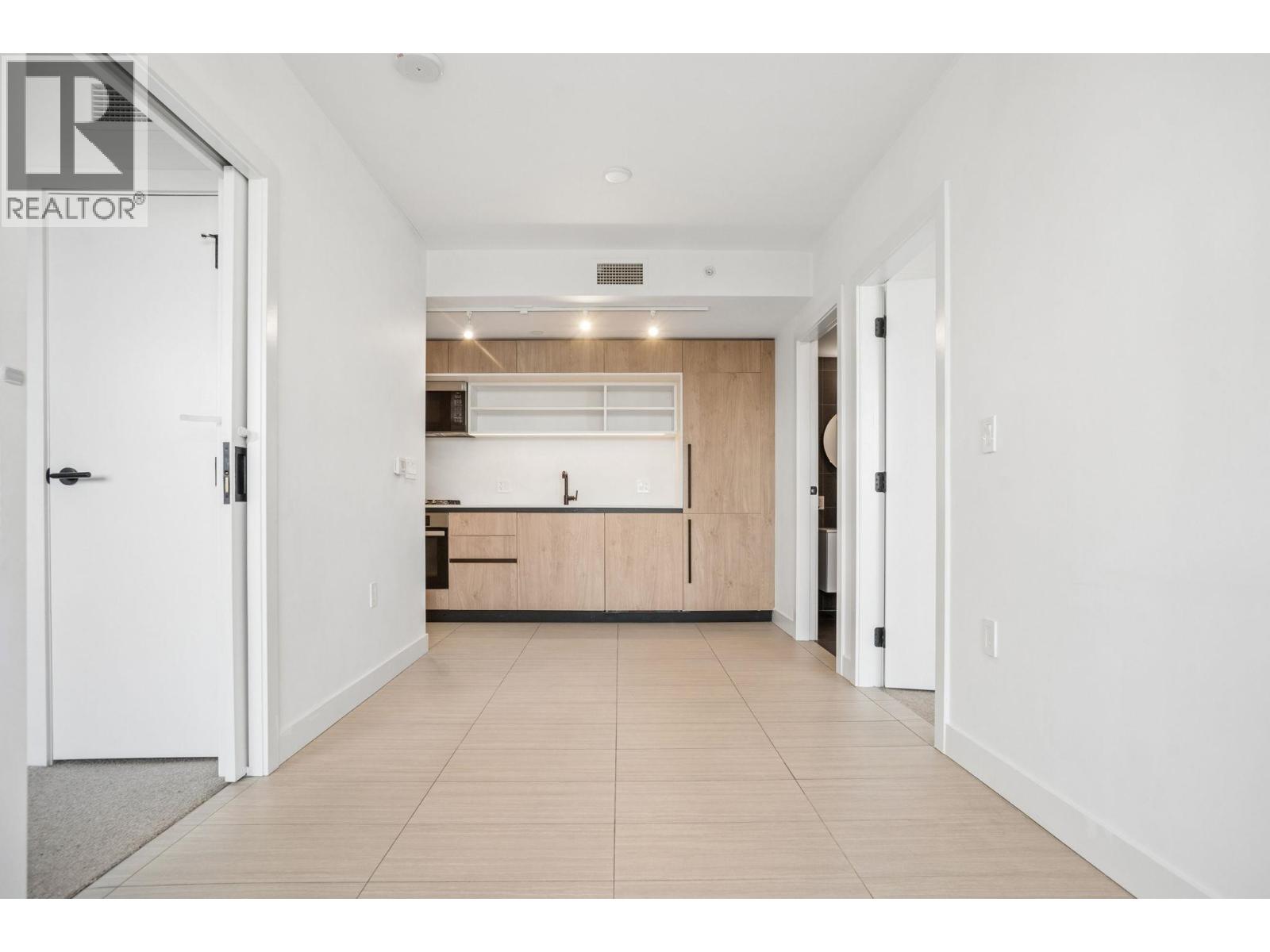 804 5058 Joyce Street, Vancouver, British Columbia  V5R 0J9 - Photo 3 - R3108904