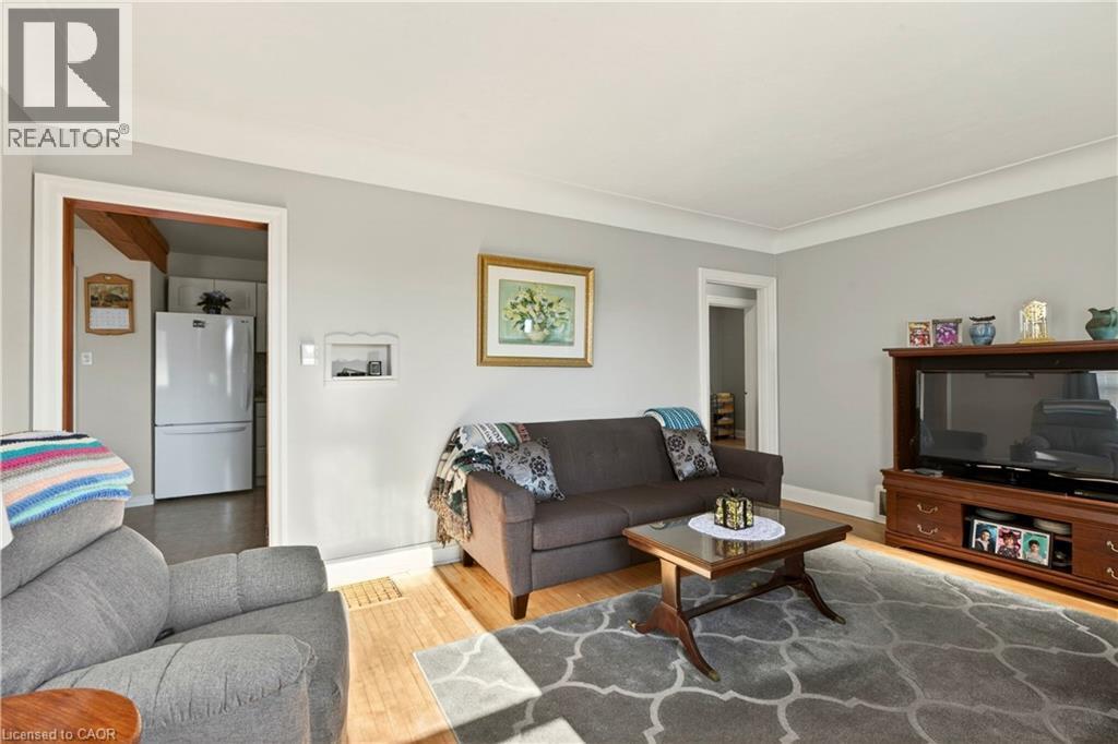 944 Garth Street, Hamilton, Ontario  L9C 4L2 - Photo 7 - 40816406