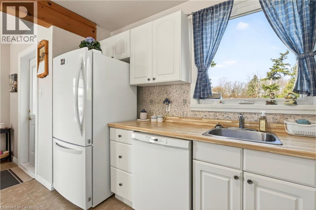 944 Garth Street, Hamilton, Ontario  L9C 4L2 - Photo 14 - 40816406