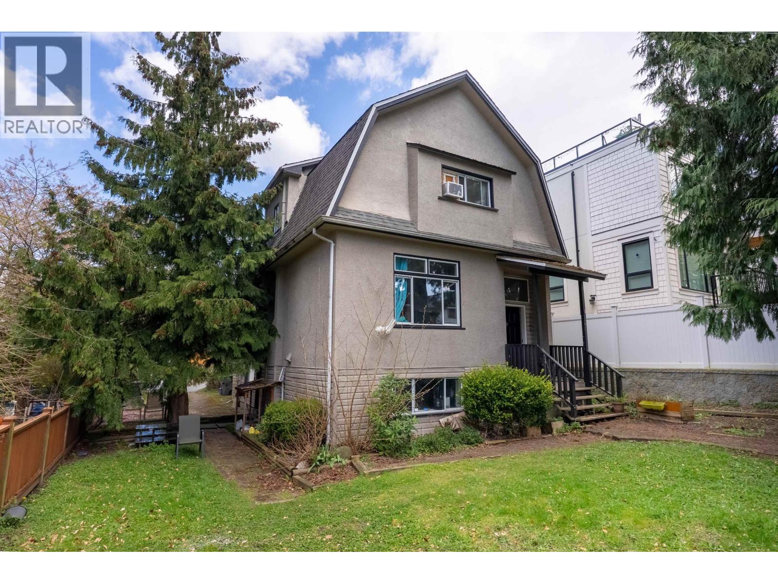 2703 Ward Street, Vancouver, British Columbia  V5R 4S7 - Photo 2 - R3108842