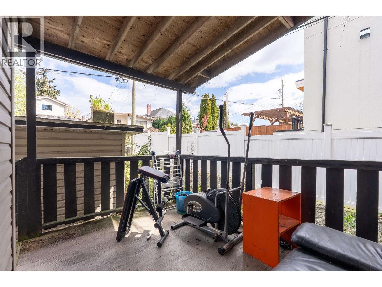 2703 Ward Street, Vancouver, British Columbia  V5R 4S7 - Photo 6 - R3108842