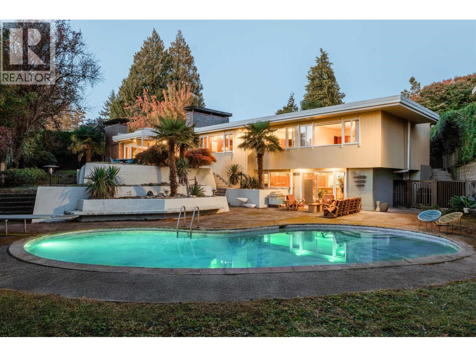 6171 Collingwood Street, Vancouver, British Columbia  V6N 1T5 - Photo 2 - R3108887