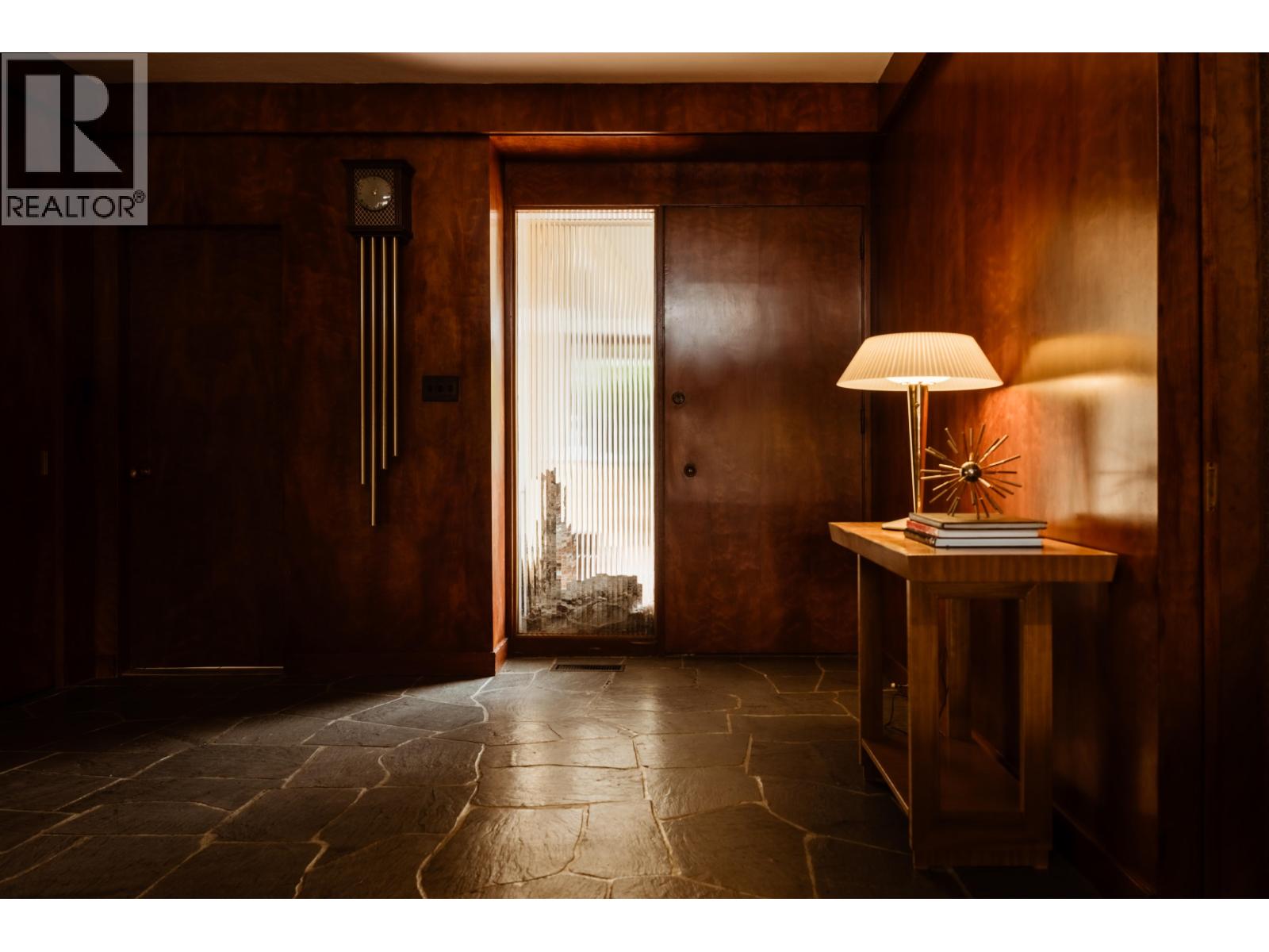 6171 Collingwood Street, Vancouver, British Columbia  V6N 1T5 - Photo 4 - R3108887