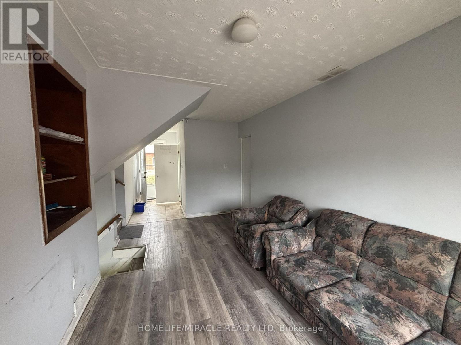 3157 Steeles Avenue, Milton, Ontario  L9T 2V4 - Photo 4 - W12972544