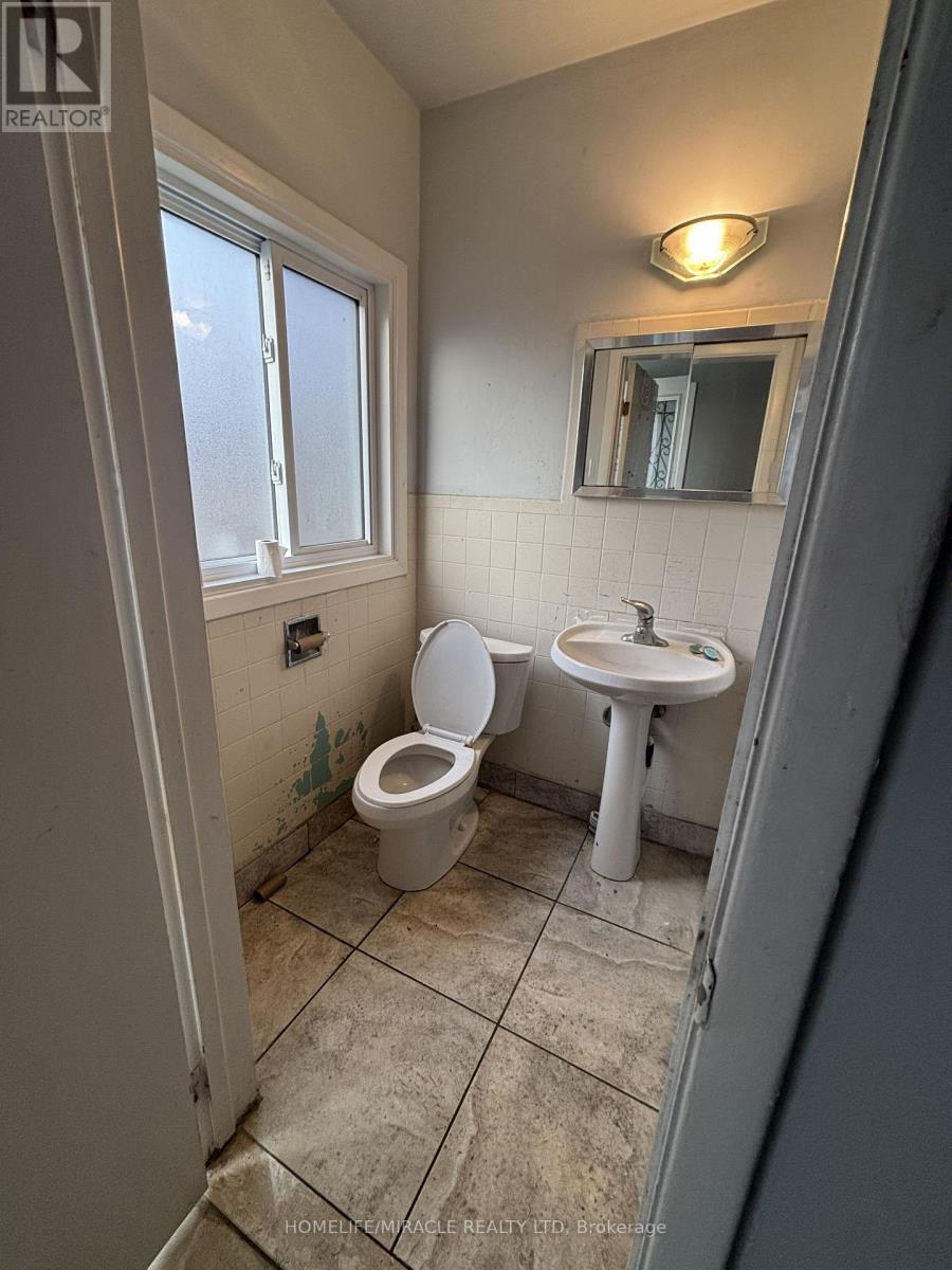 3157 Steeles Avenue, Milton, Ontario  L9T 2V4 - Photo 6 - W12972544