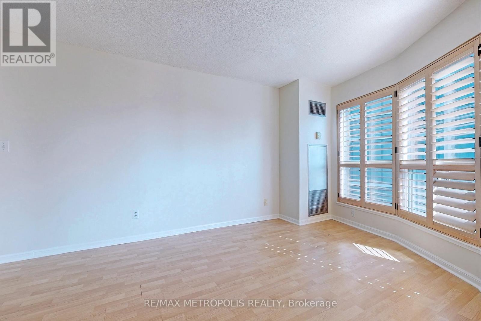 1516 - 7 Carlton Street, Toronto, Ontario  M5B 2M3 - Photo 10 - C12973890