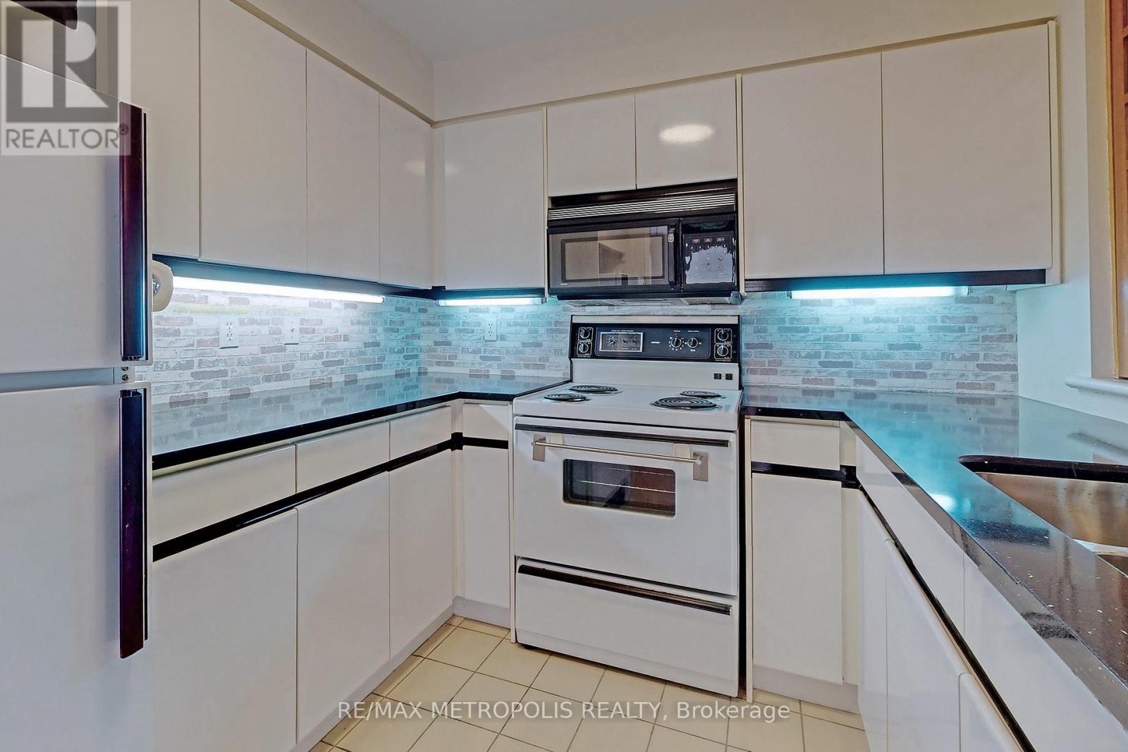 1516 - 7 Carlton Street, Toronto, Ontario  M5B 2M3 - Photo 12 - C12973890