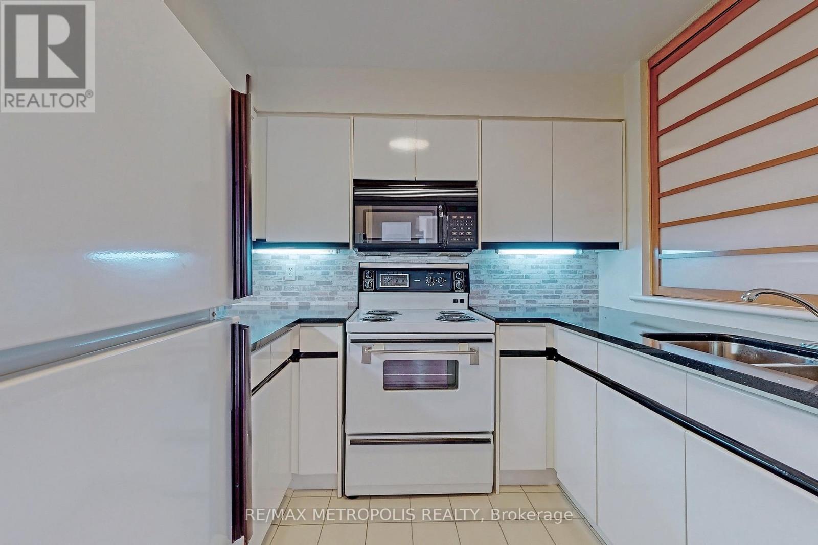 1516 - 7 Carlton Street, Toronto, Ontario  M5B 2M3 - Photo 13 - C12973890