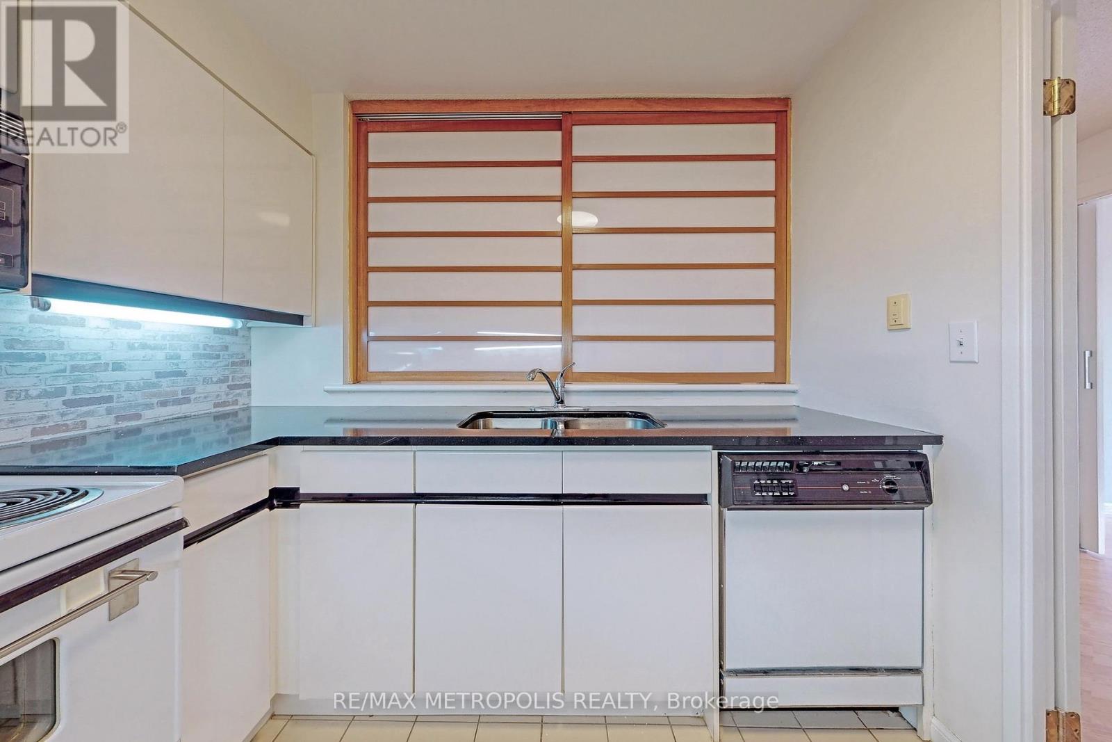 1516 - 7 Carlton Street, Toronto, Ontario  M5B 2M3 - Photo 14 - C12973890