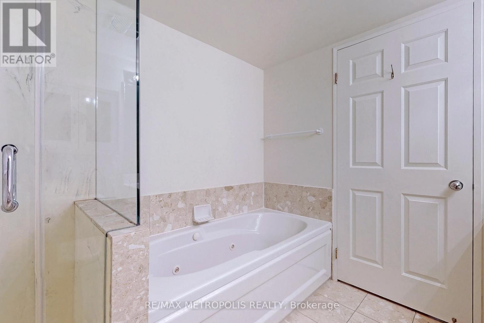 1516 - 7 Carlton Street, Toronto, Ontario  M5B 2M3 - Photo 29 - C12973890