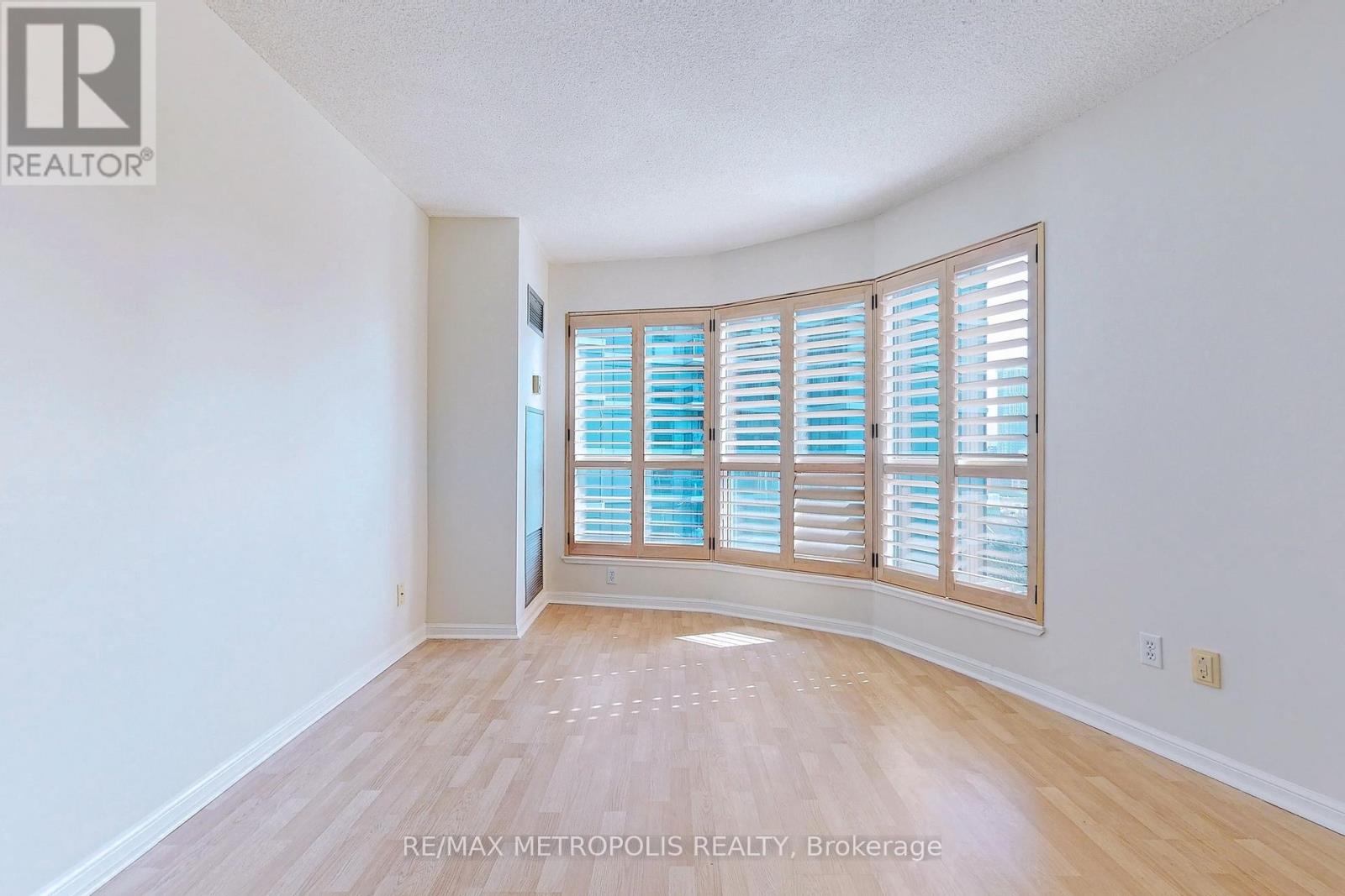 1516 - 7 Carlton Street, Toronto, Ontario  M5B 2M3 - Photo 8 - C12973890