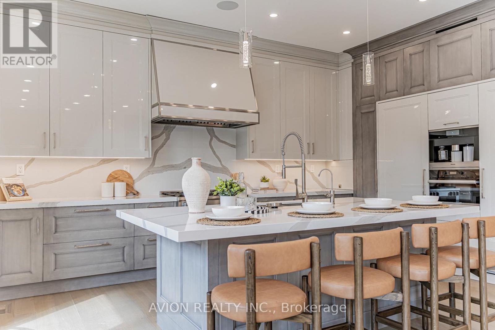 29 Evergreen Gardens, Toronto, Ontario  M4G 1C4 - Photo 10 - C12973912