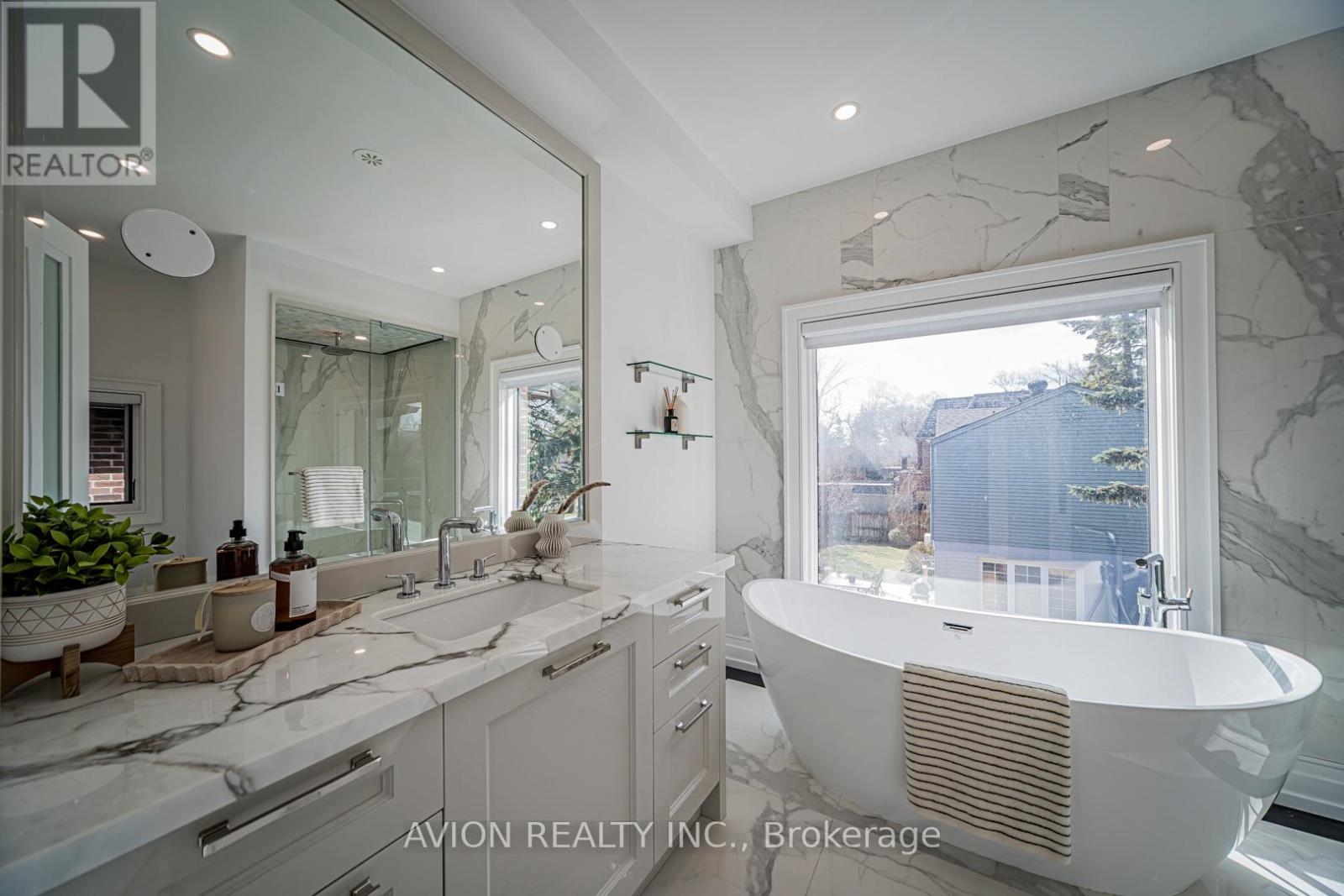 29 Evergreen Gardens, Toronto, Ontario  M4G 1C4 - Photo 25 - C12973912