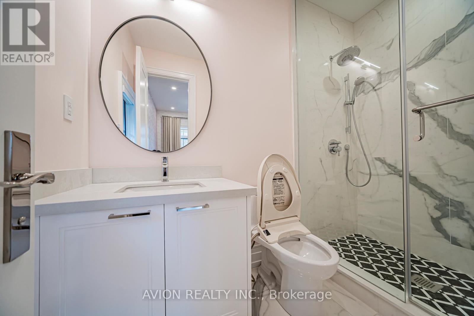 29 Evergreen Gardens, Toronto, Ontario  M4G 1C4 - Photo 31 - C12973912