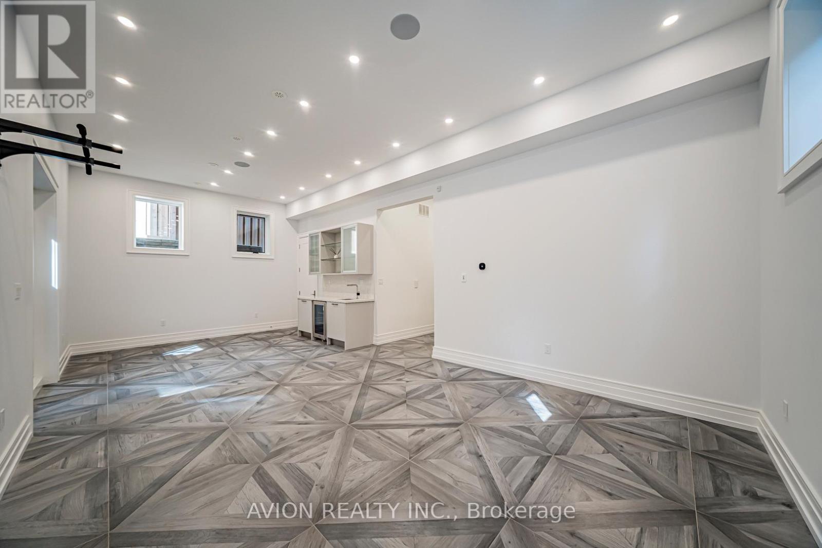 29 Evergreen Gardens, Toronto, Ontario  M4G 1C4 - Photo 35 - C12973912