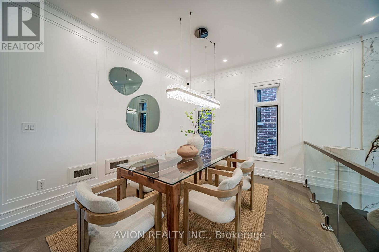 29 Evergreen Gardens, Toronto, Ontario  M4G 1C4 - Photo 7 - C12973912