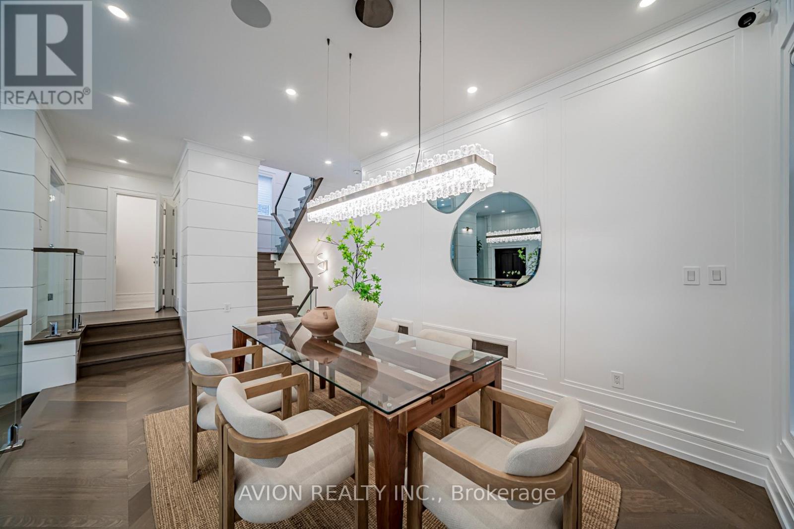 29 Evergreen Gardens, Toronto, Ontario  M4G 1C4 - Photo 8 - C12973912