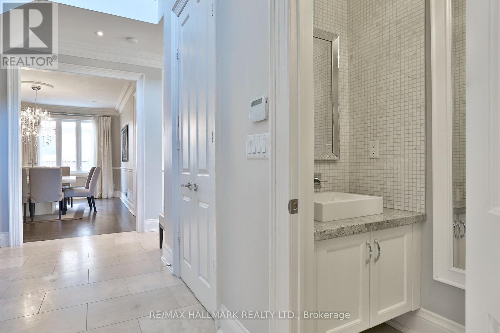 28 Clarkhill Street, Toronto, Ontario  M2R 2G7 - Photo 10 - C12973924