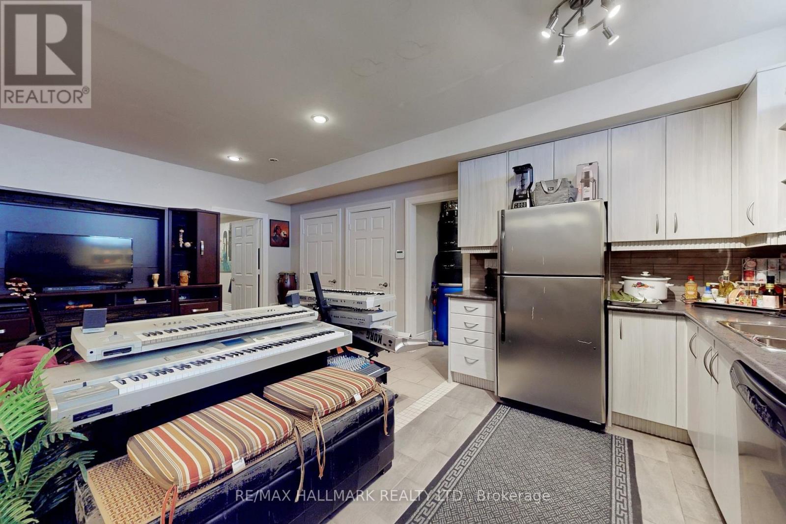 28 Clarkhill Street, Toronto, Ontario  M2R 2G7 - Photo 34 - C12973924