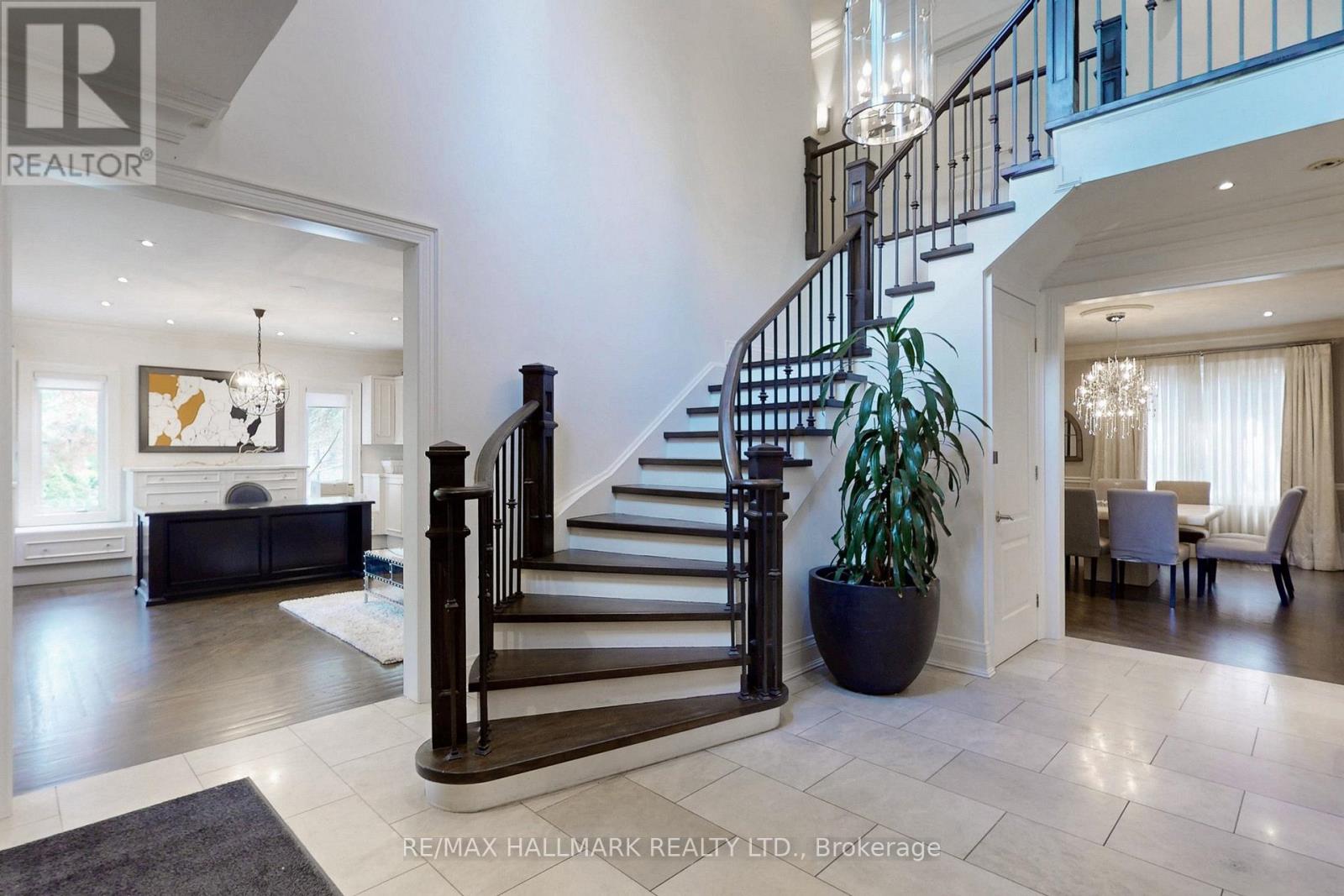 28 Clarkhill Street, Toronto, Ontario  M2R 2G7 - Photo 4 - C12973924