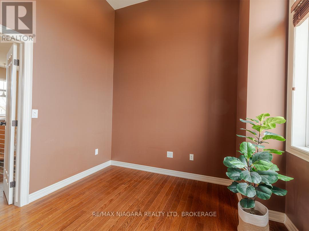 20219 Youngs Road S, Wainfleet, Ontario  L3K 5V4 - Photo 12 - X12464133