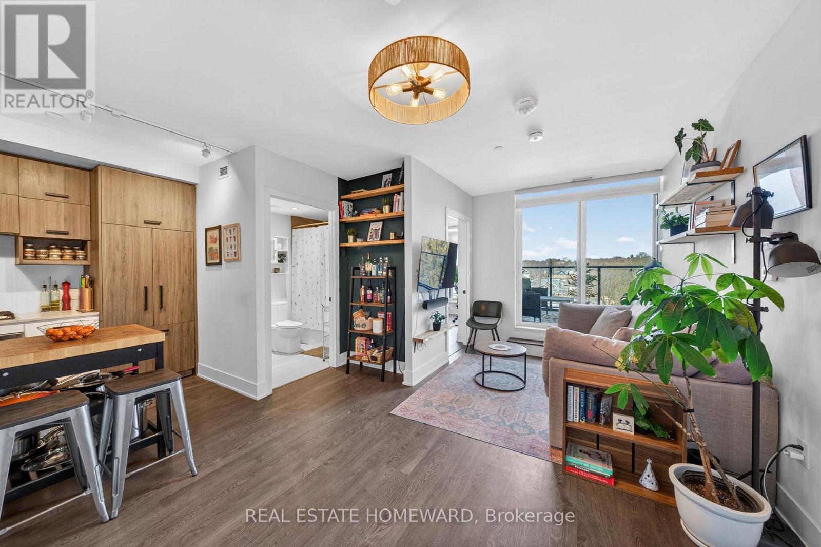 605 - 1888 QUEEN STREET E, Toronto, Ontario