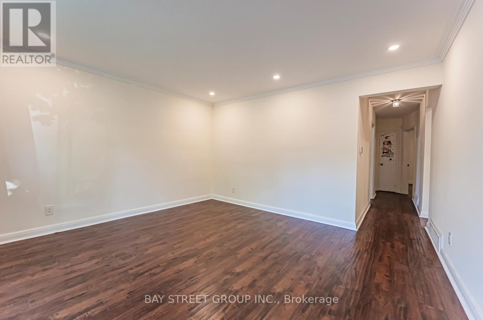 Main - 394 Centre Street E, Richmond Hill, Ontario L4C 1B7 - Photo 10 - N12973868