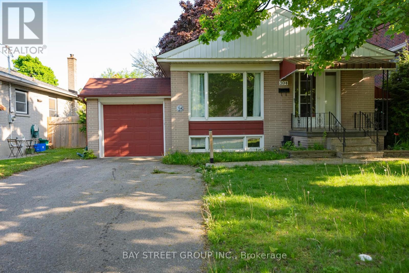 Main - 394 Centre Street E, Richmond Hill, Ontario L4C 1B7 - Photo 2 - N12973868