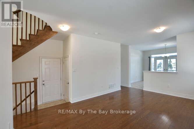 11 Savannah Crescent, Wasaga Beach, Ontario  L9Z 0E7 - Photo 20 - S12756656